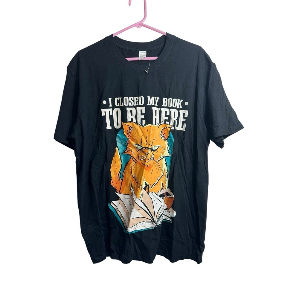 mens black short sleeve graphic shirt size XL‎ extra large cats books